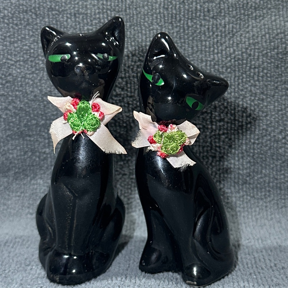 Vintage Artmark Black Cat Salt & Pepper Shakers